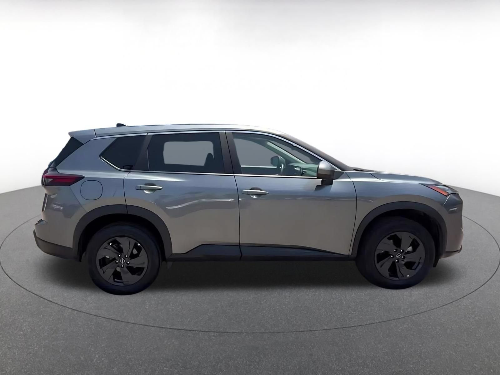 Used 2026 Nissan Rogue SV AWD/4WD image 16