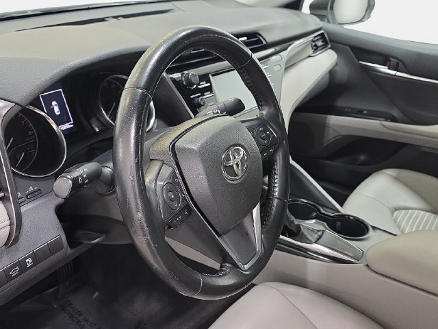 Used 2019 Toyota Camry SE FWD image 14