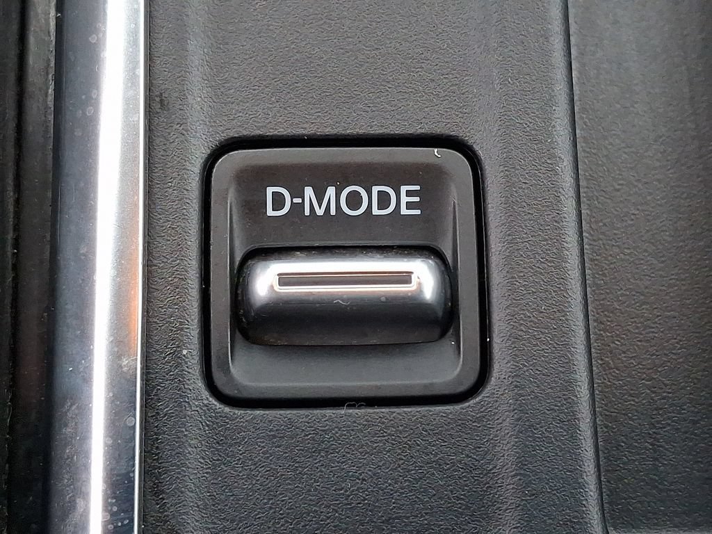 Certified 2023 Nissan Pathfinder Platinum w/ Lighting Package (N93) FWD image 28