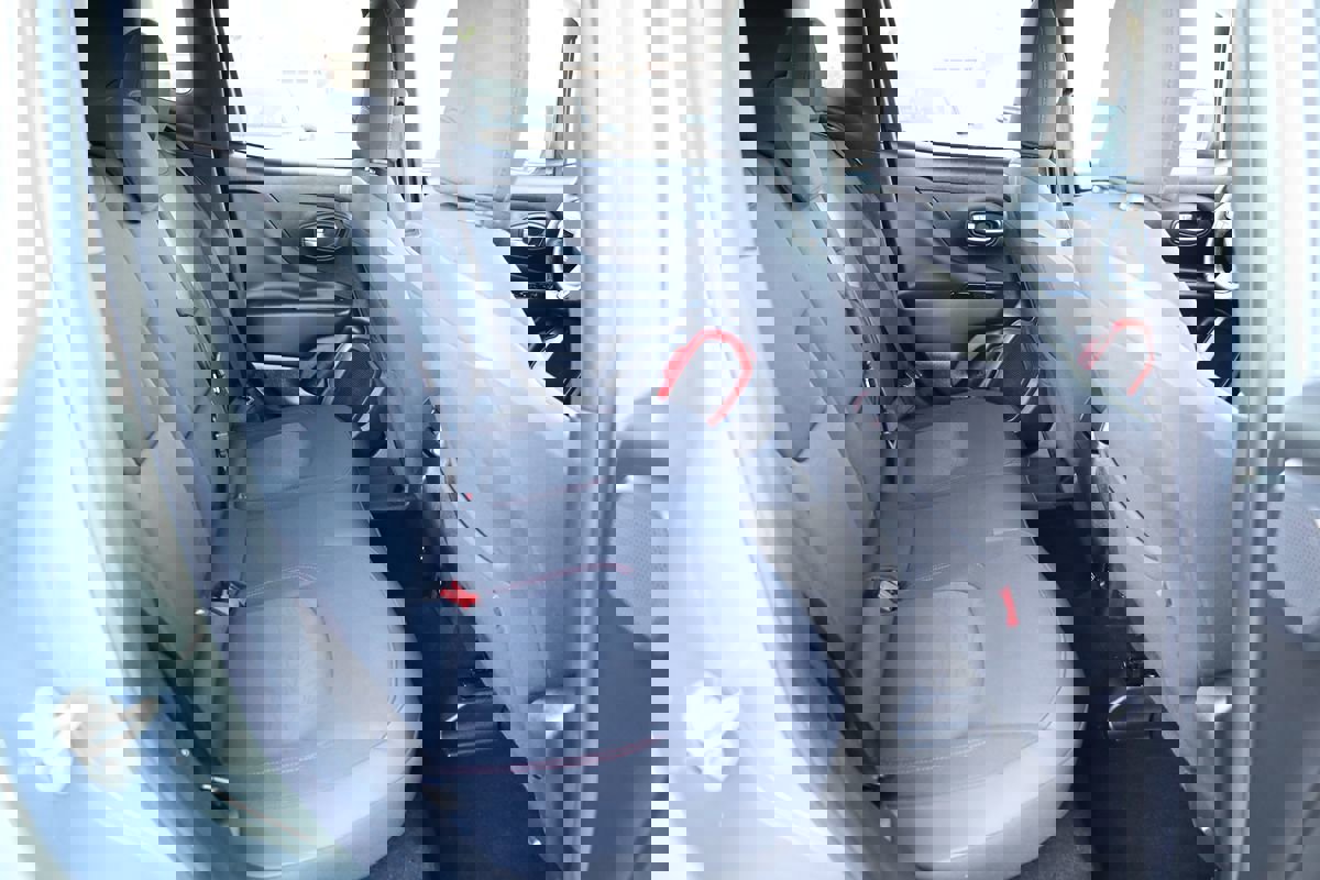 Used 2015 Jeep Renegade Trailhawk w/ Popular Equipment Group image 13