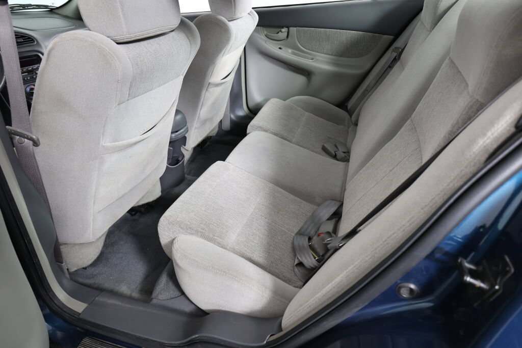 Used 2002 Oldsmobile Alero GL w/ Sun & Sound Pkg FWD image 17