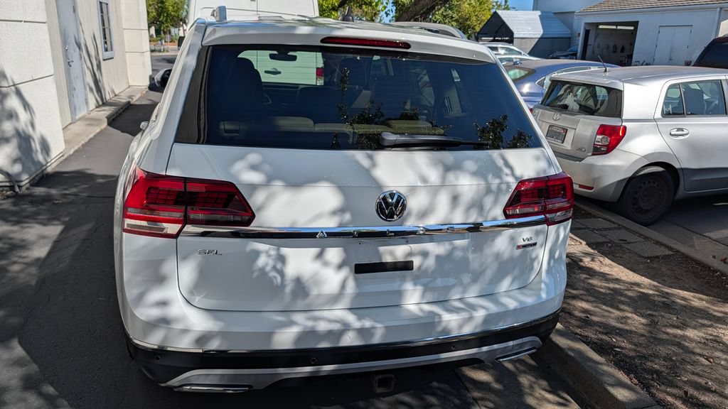 Used 2018 Volkswagen Atlas SEL Premium AWD/4WD image 3