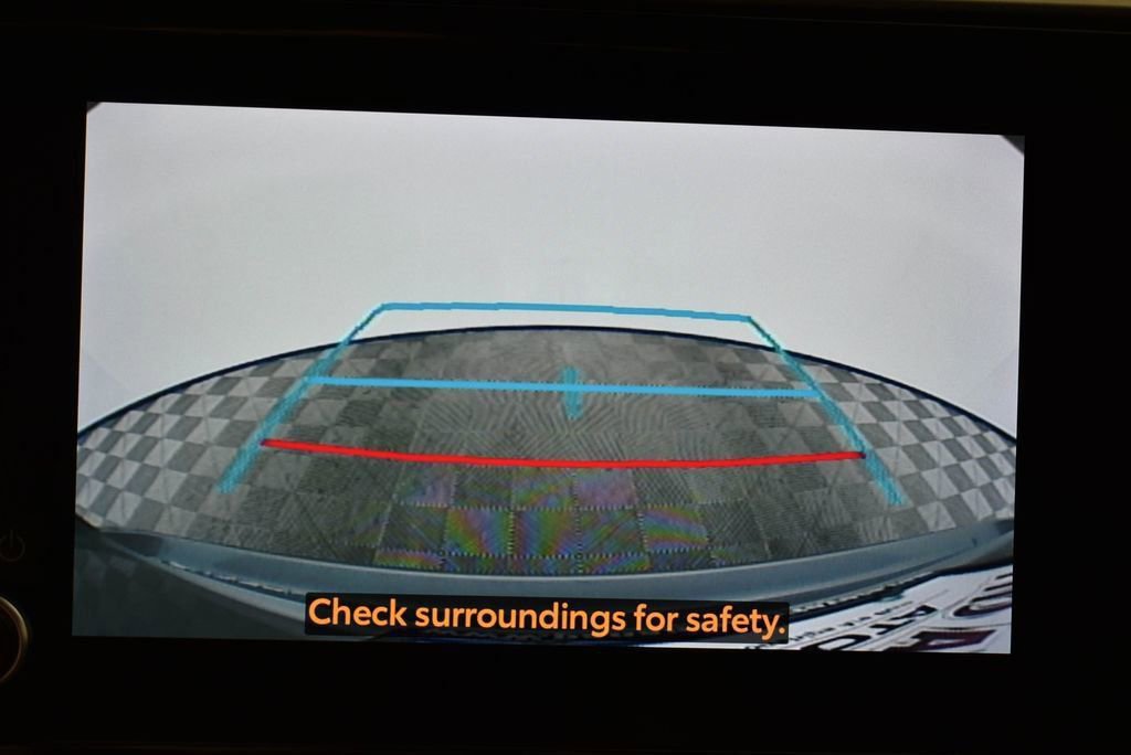 Used 2023 Toyota Highlander LE image 28