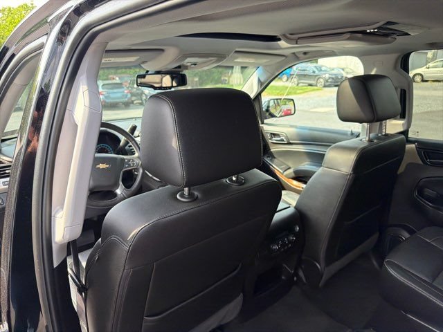 Used 2017 Chevrolet Suburban Premier AWD/4WD image 17
