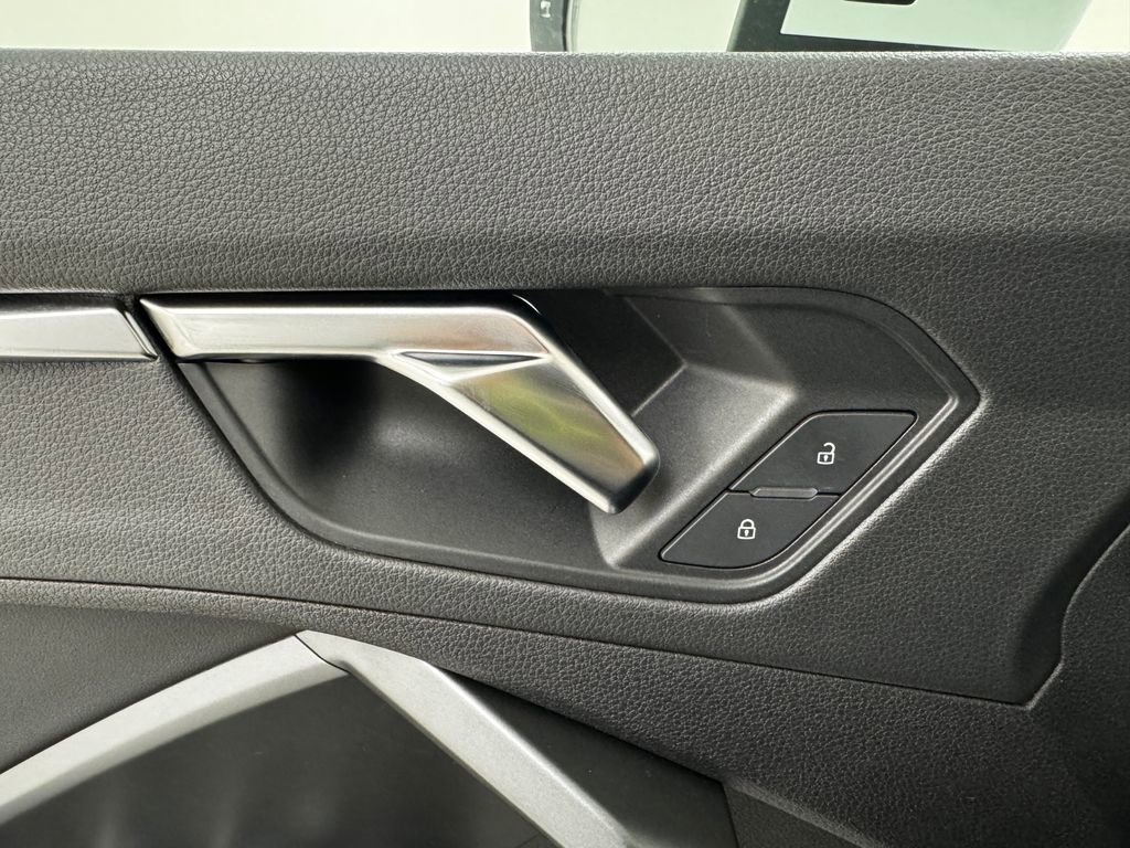 Used 2020 Audi Q3 2.0T Premium Plus w/ Premium Plus Package image 27