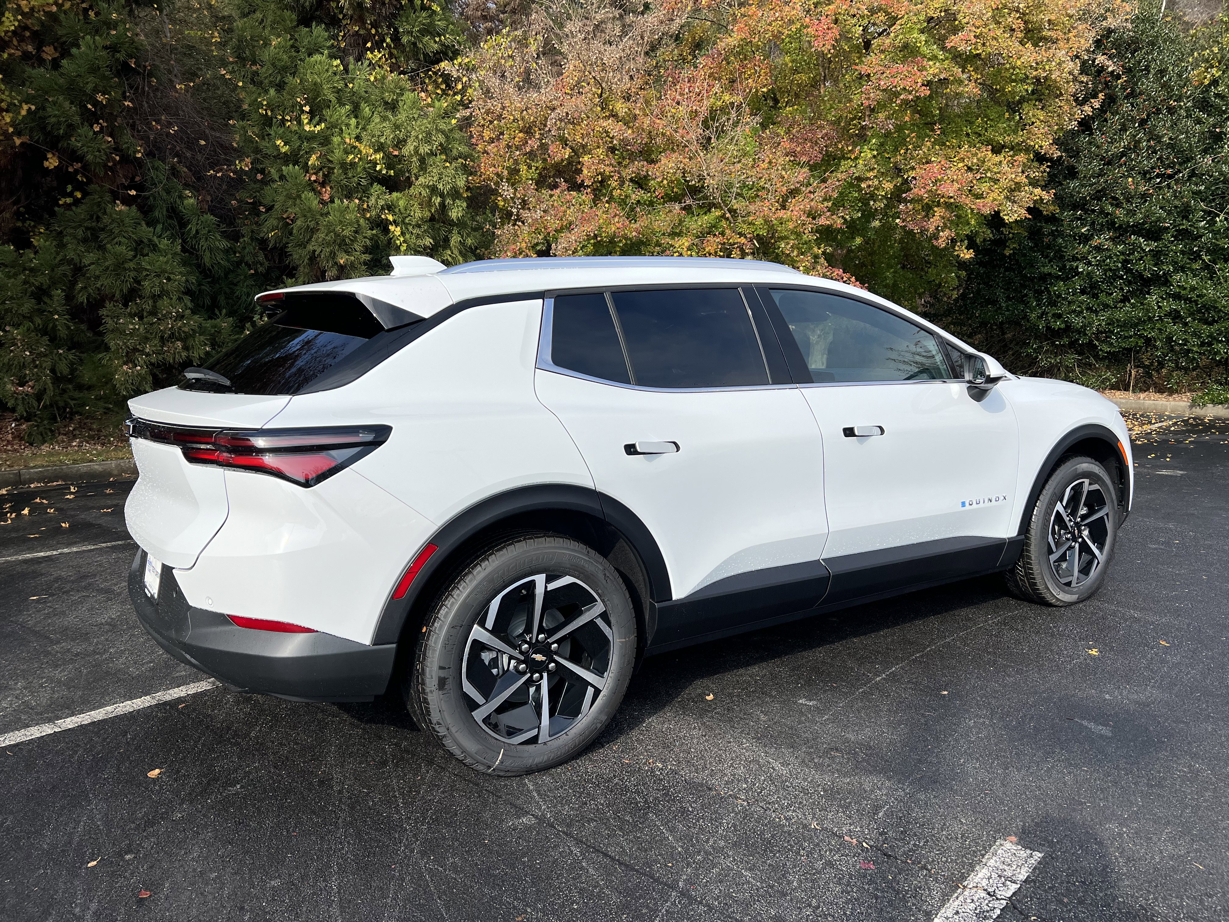 New 2026 Chevrolet Equinox EV LT AWD/4WD image 10