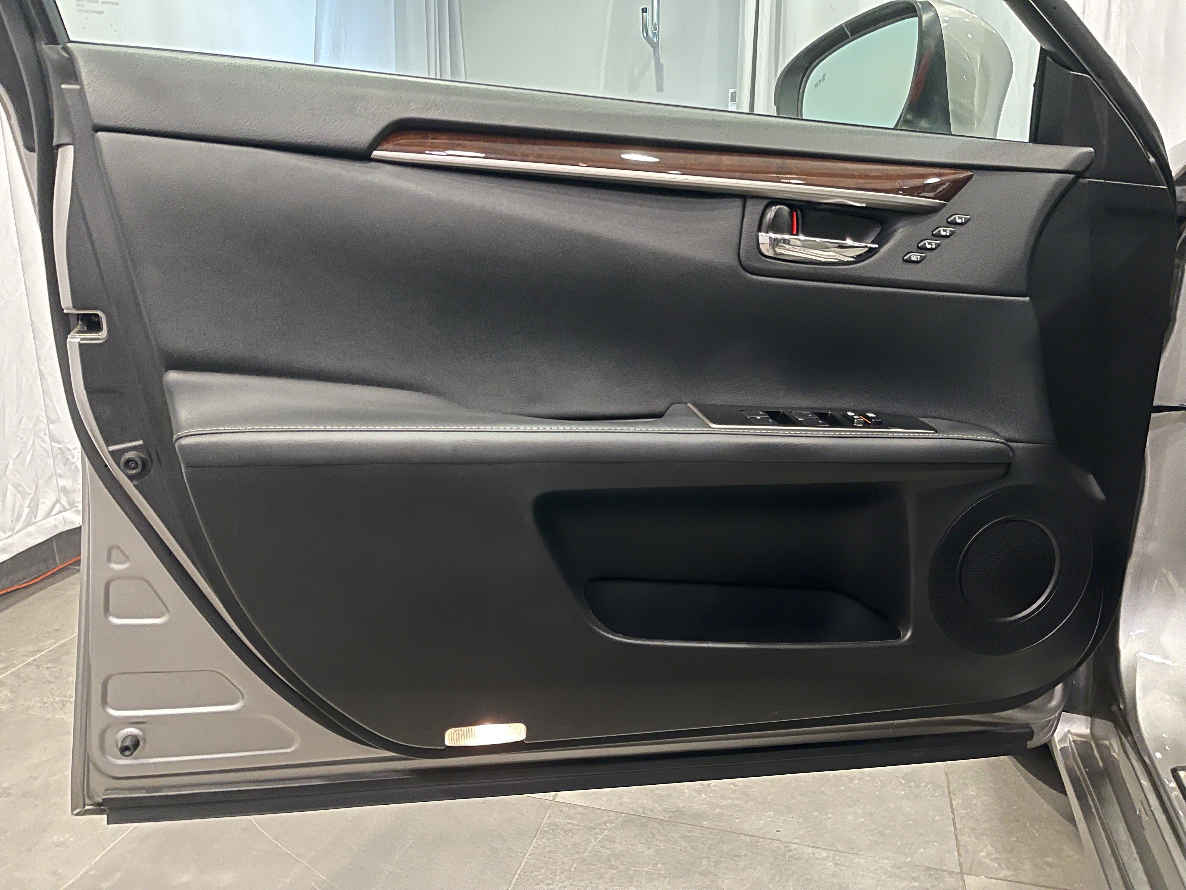 Used 2018 Lexus ES 350 w/ Premier Package FWD image 12