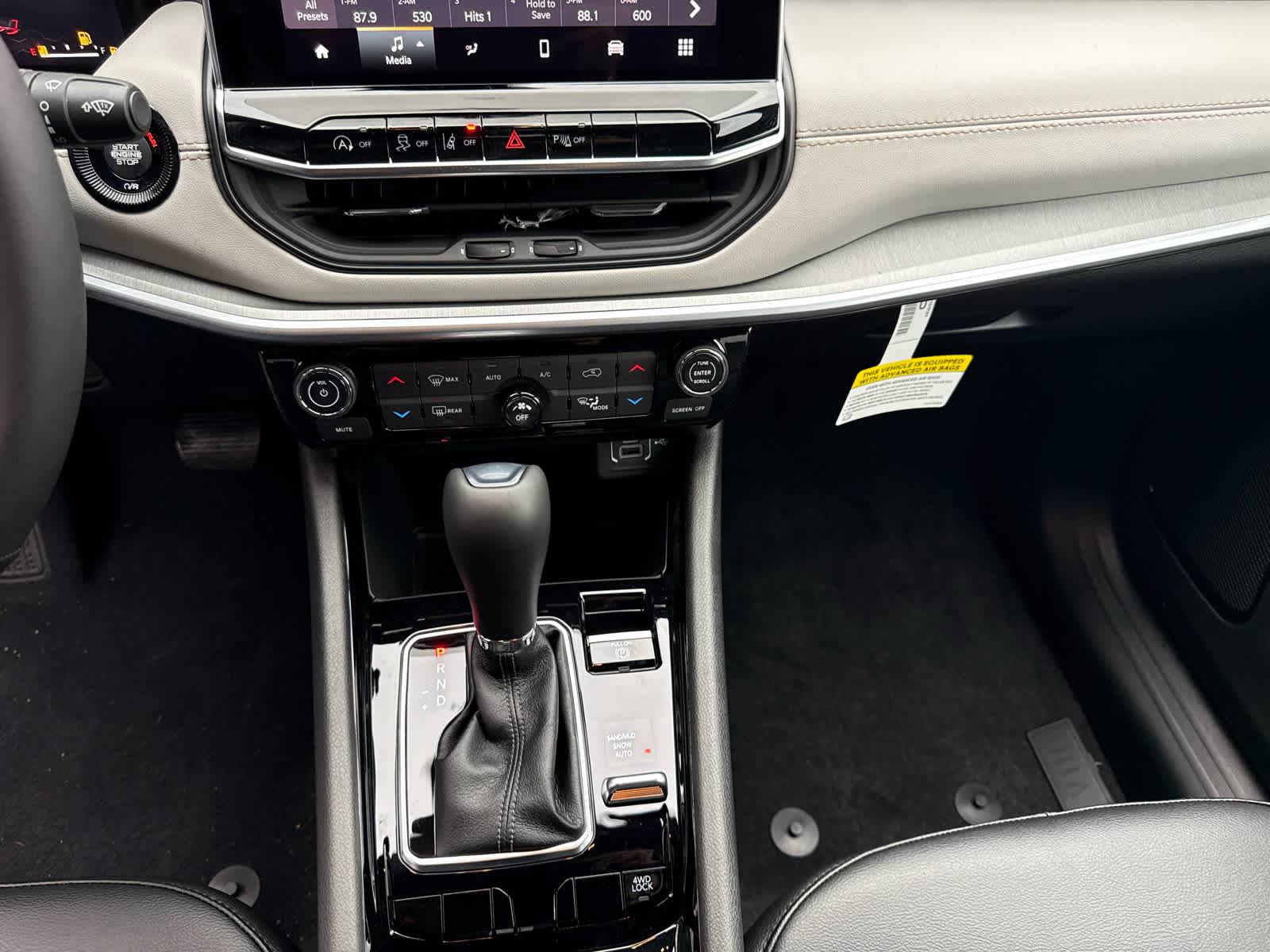 New 2026 Jeep Compass Limited AWD/4WD image 21