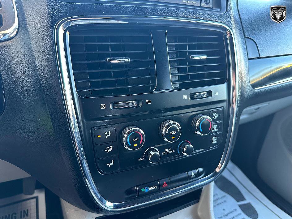 Used 2019 Dodge Grand Caravan SXT image 22