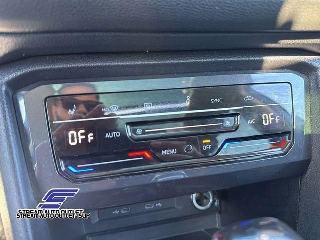 Used 2023 Volkswagen Tiguan SE image 28