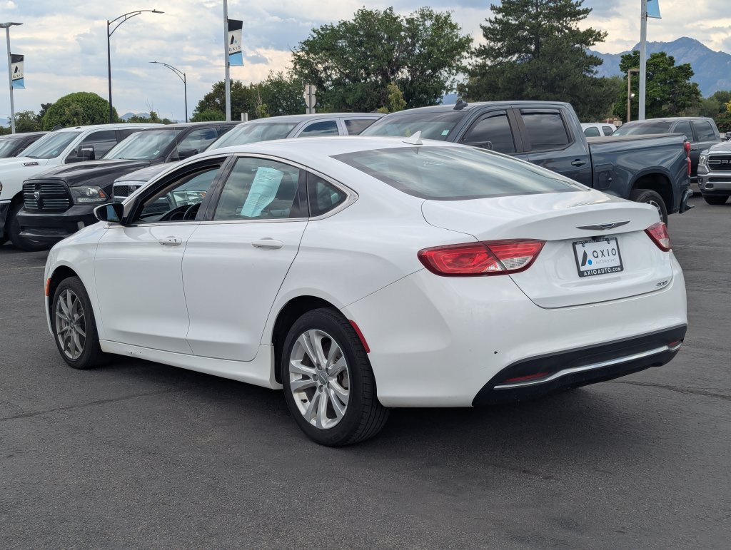 Used 2015 Chrysler 200 Limited w/ Convenience Group FWD image 7