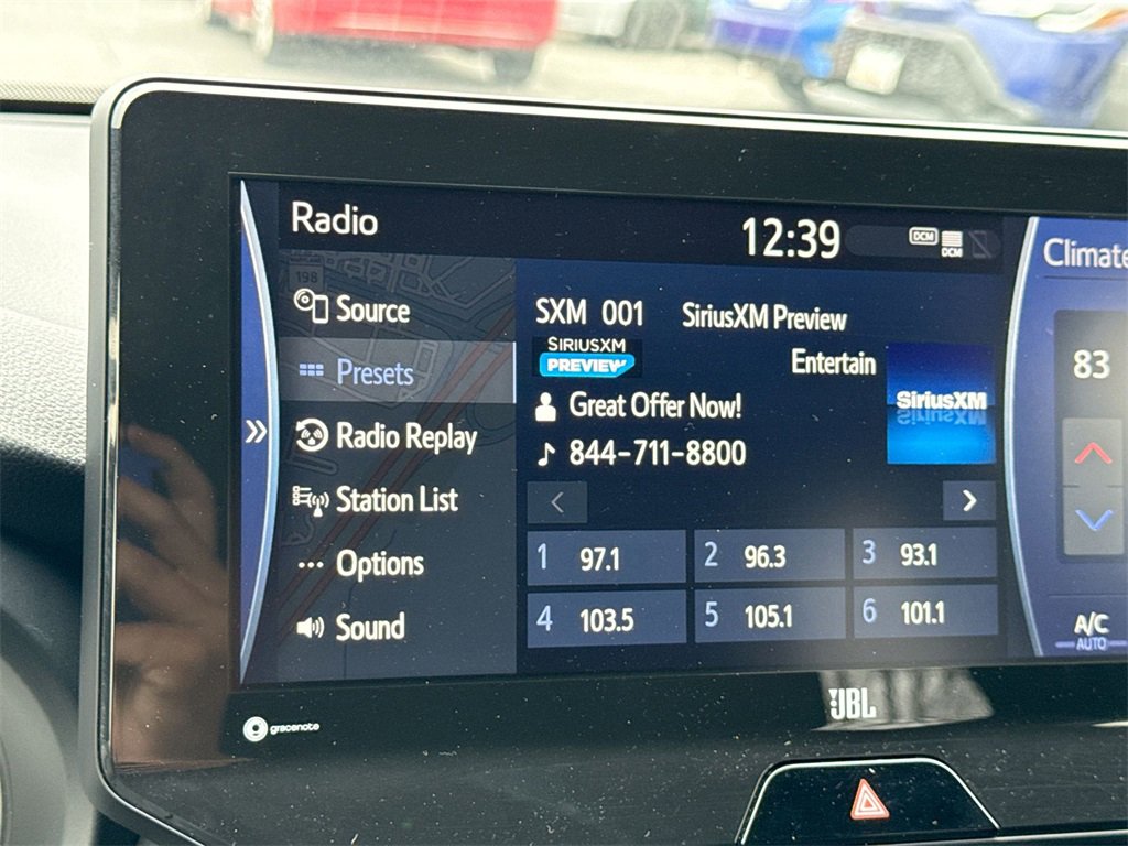 Used 2021 Toyota Venza XLE image 12