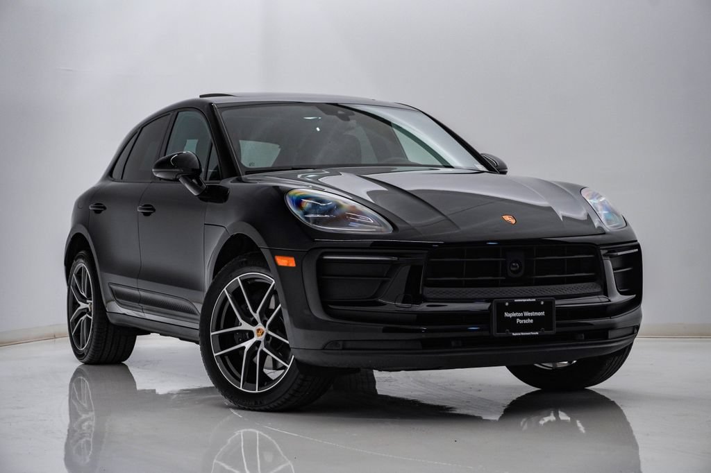 Certified 2026 Porsche Macan AWD/4WD image 8
