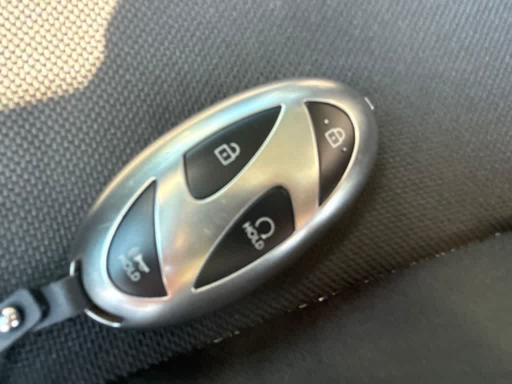 Used 2026 Hyundai Santa Fe SE FWD image 17