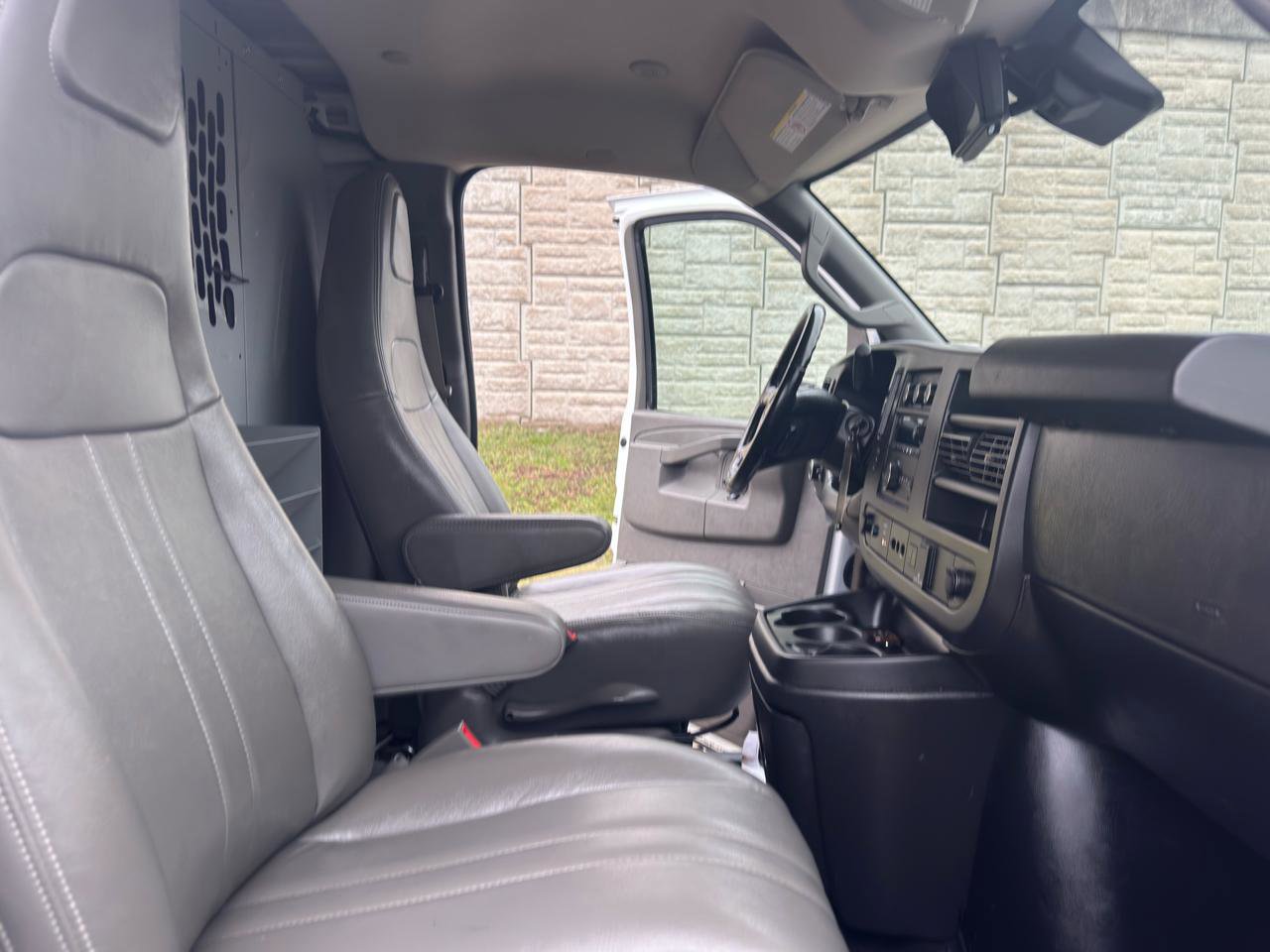 Used 2019 Chevrolet Express 3500 w/ Driver Convenience Package RWD image 24