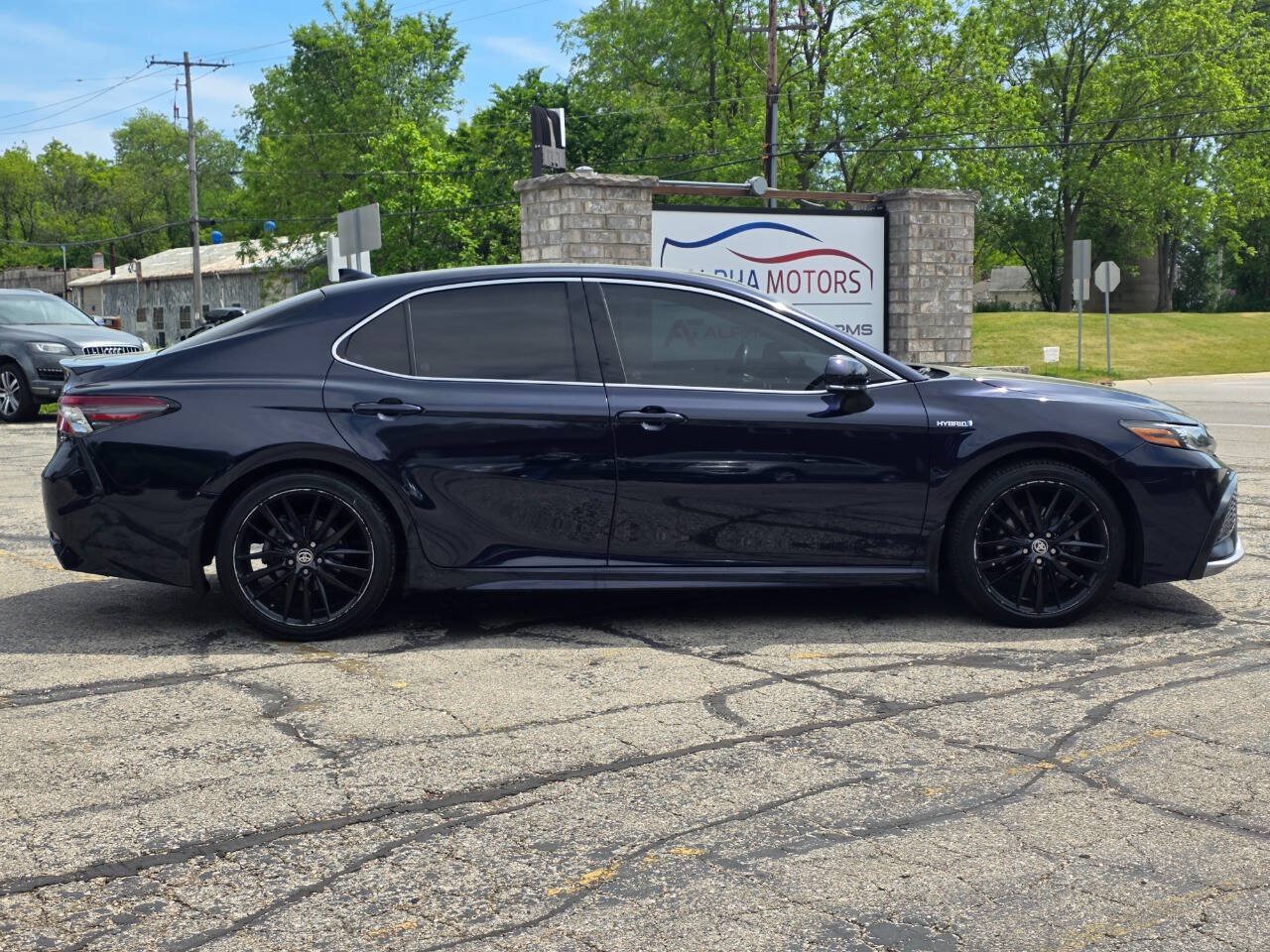 Used 2021 Toyota Camry XSE w/ Navigation Upgrade Package FWD image 7