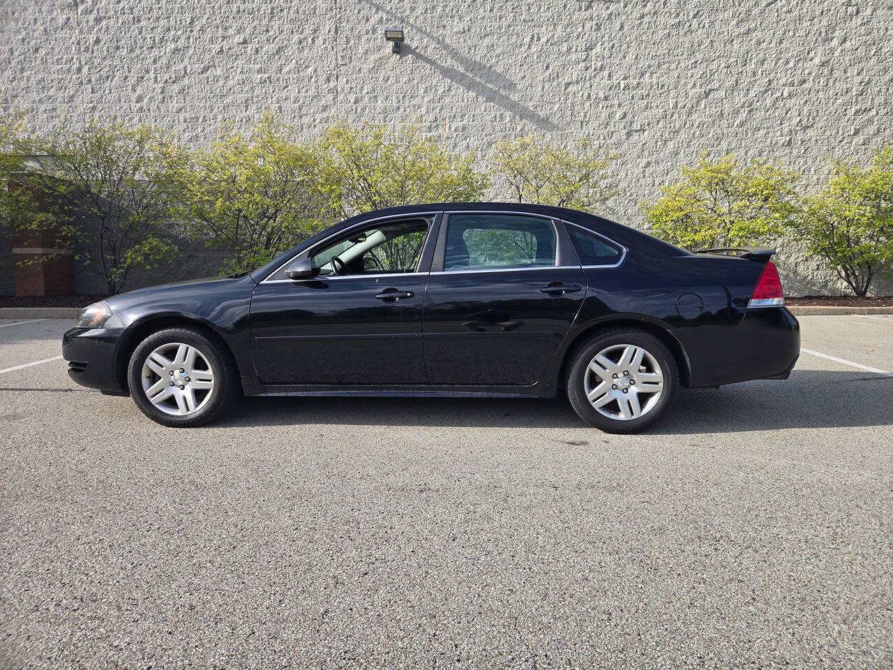 Used 2012 Chevrolet Impala LT w/ LT Sunroof Package FWD image 8