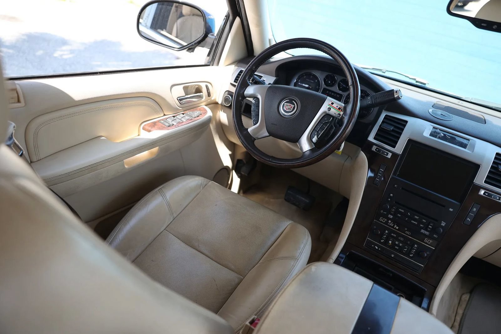 Used 2007 Cadillac Escalade ESV AWD w/ Information Package image 12