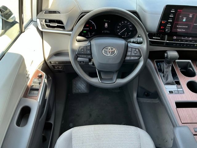 Used 2022 Toyota Sienna LE FWD image 9