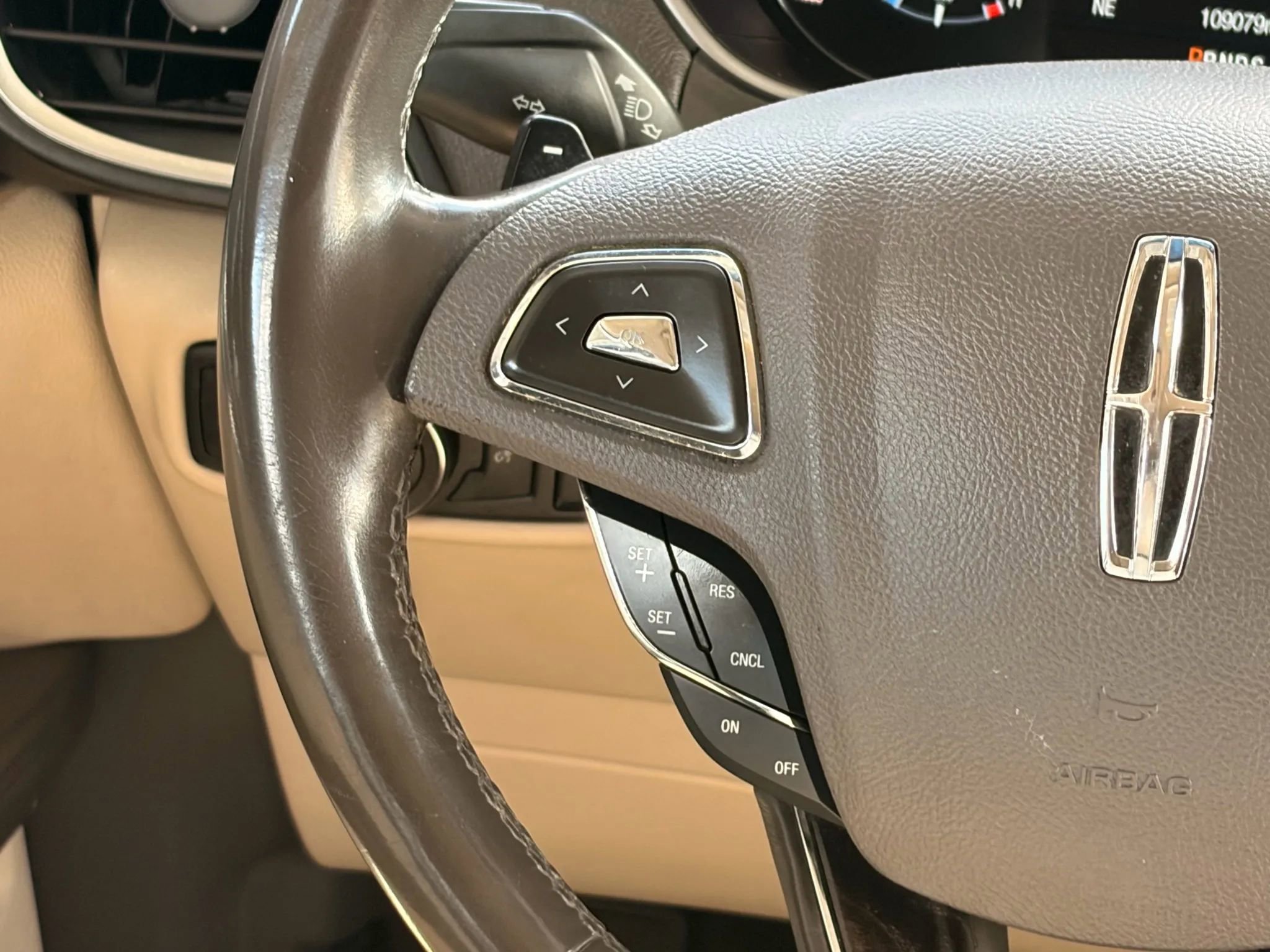Used 2017 Lincoln MKX Reserve w/ Lincoln MKX Climate Package image 85