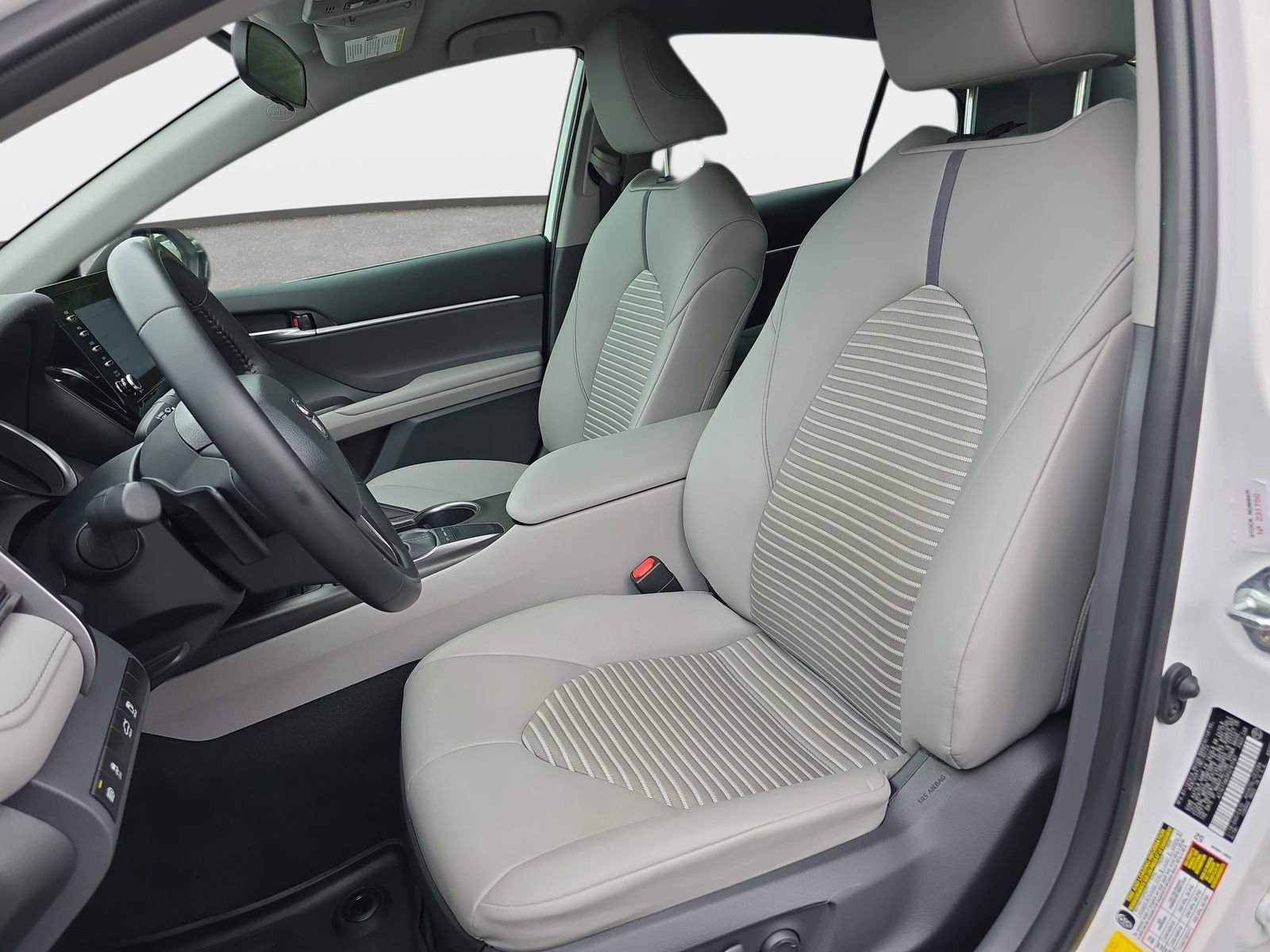 Used 2023 Toyota Camry SE FWD image 14
