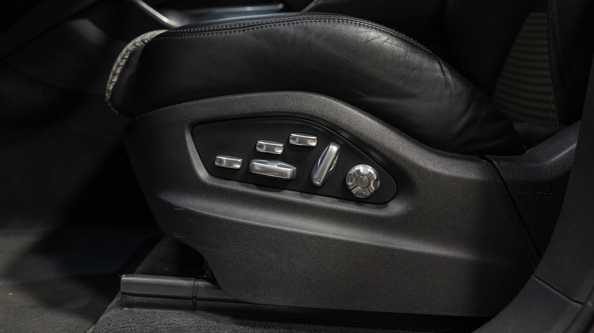 Used 2021 Porsche Cayenne Turbo S image 44