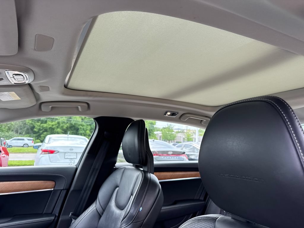Used 2018 Volvo S90 T6 Inscription w/ Convenience Package AWD/4WD image 21