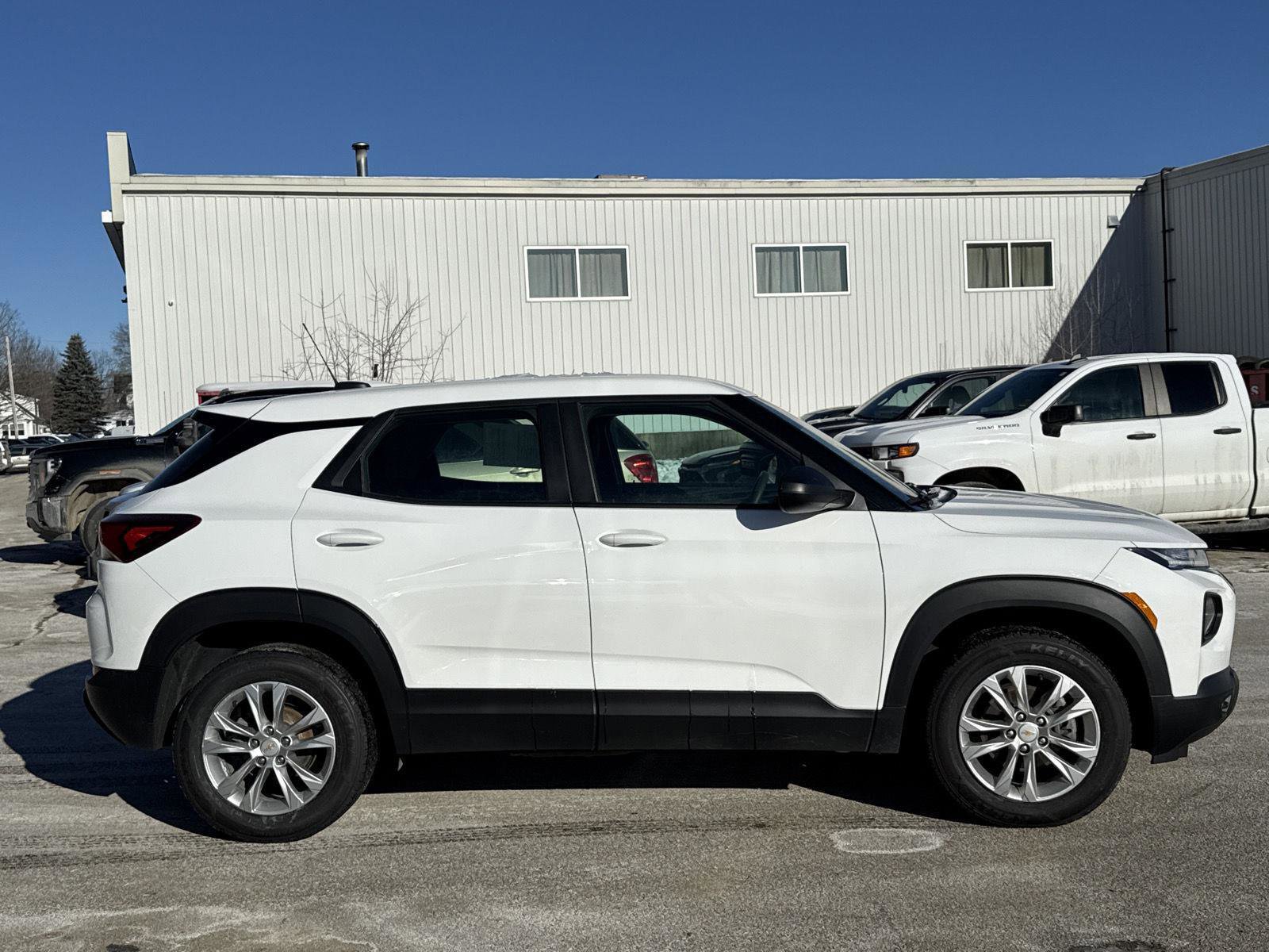 Used 2023 Chevrolet TrailBlazer LS AWD/4WD image 4