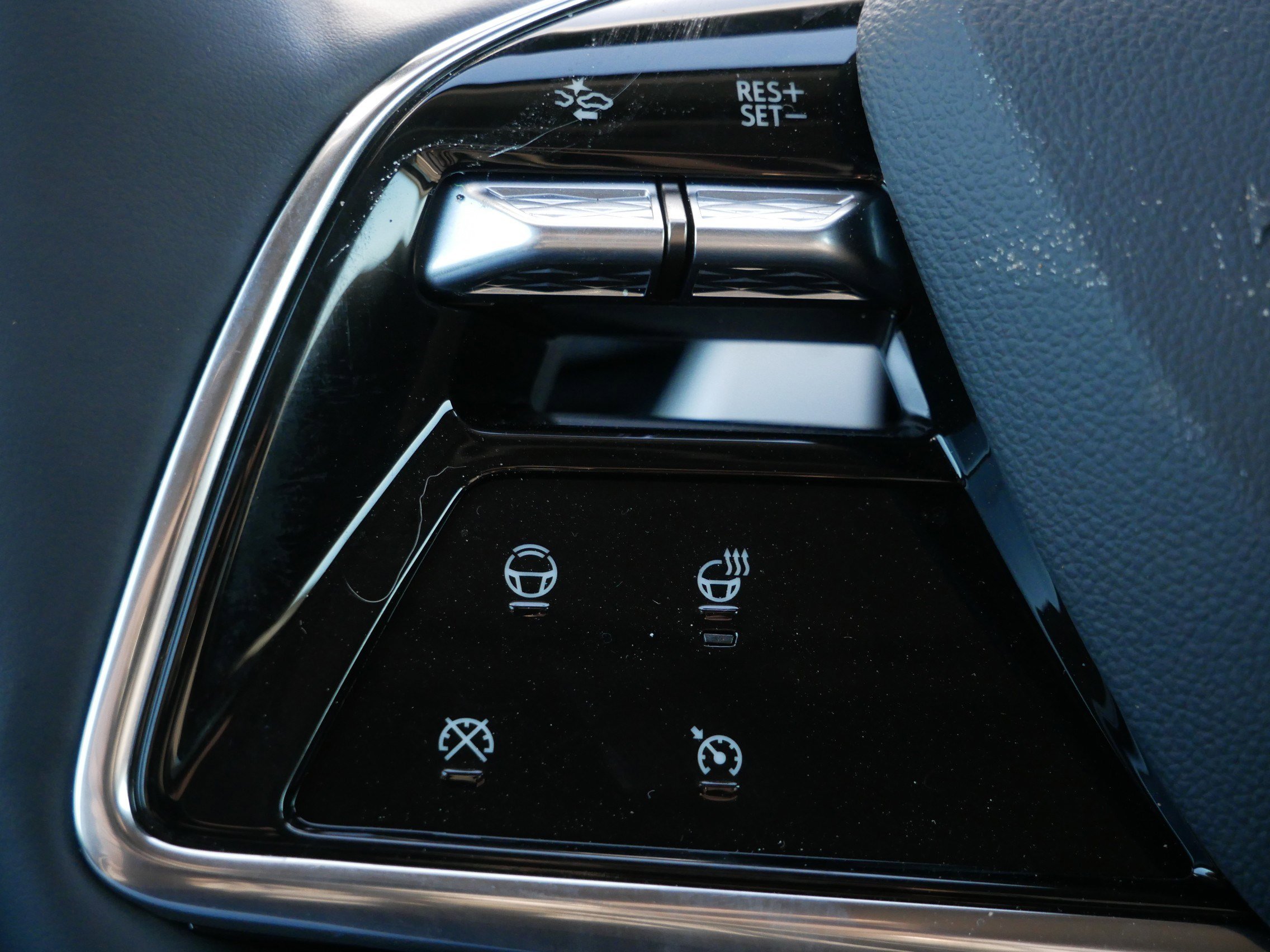 New 2026 Cadillac Optiq Luxury 1 image 26