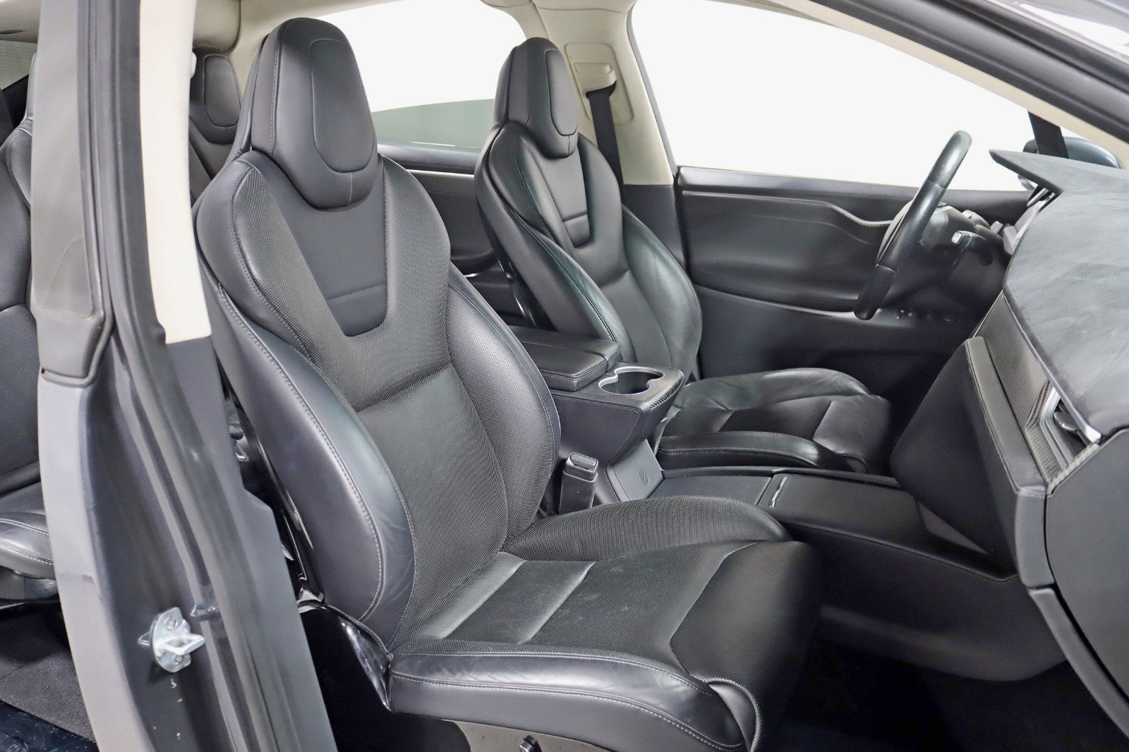 Used 2016 Tesla Model X Performance image 29