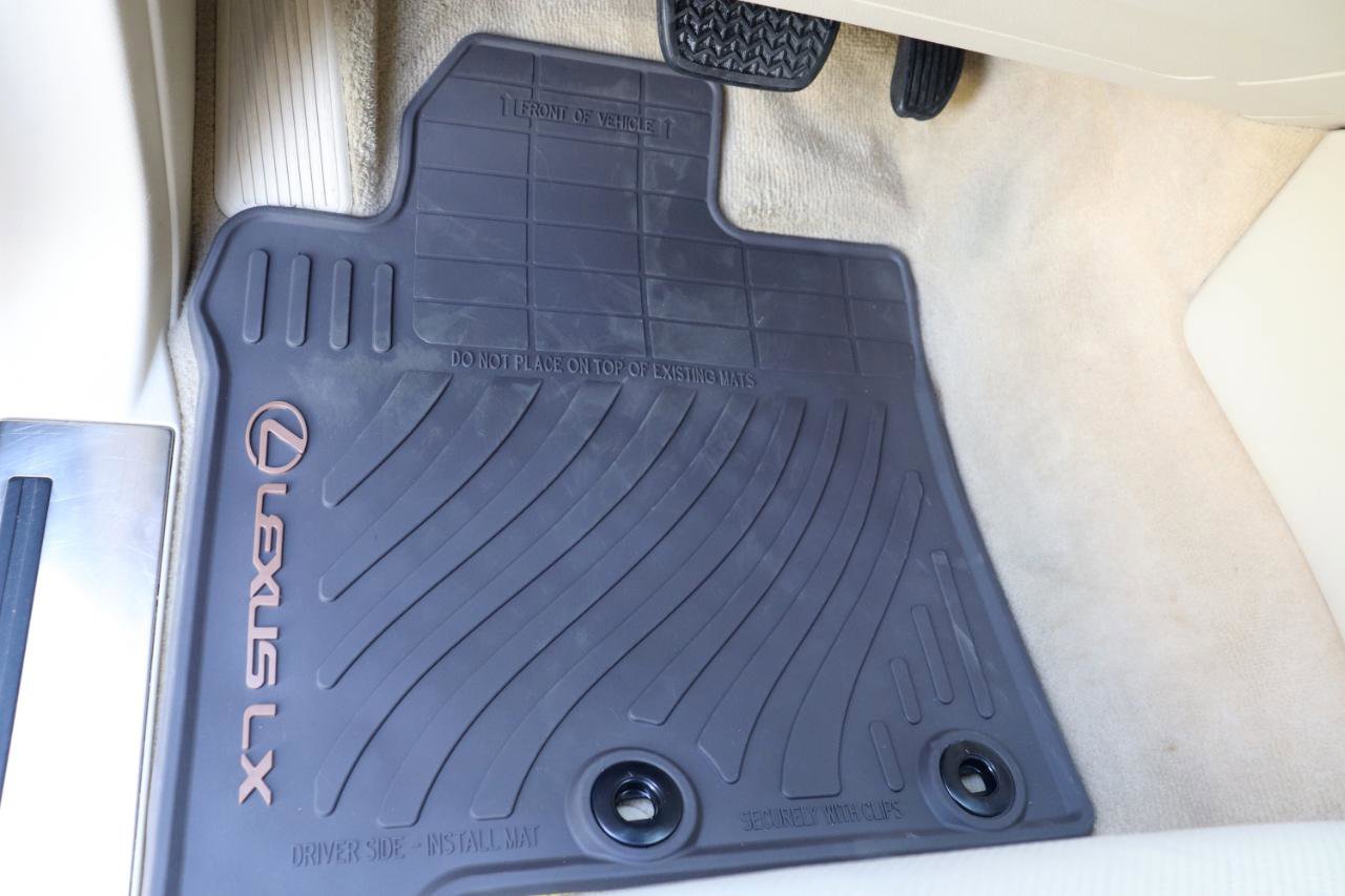 Used 2014 Lexus LX 570 4WD image 85