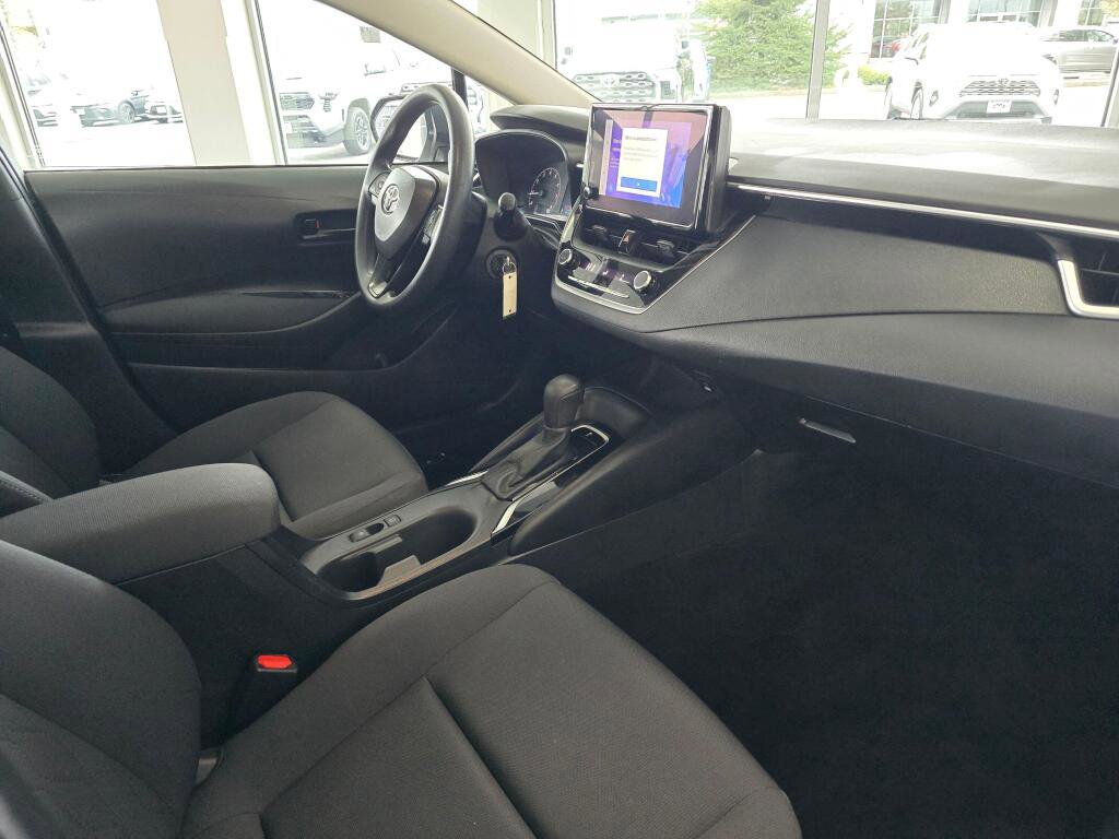 Used 2023 Toyota Corolla LE FWD image 43