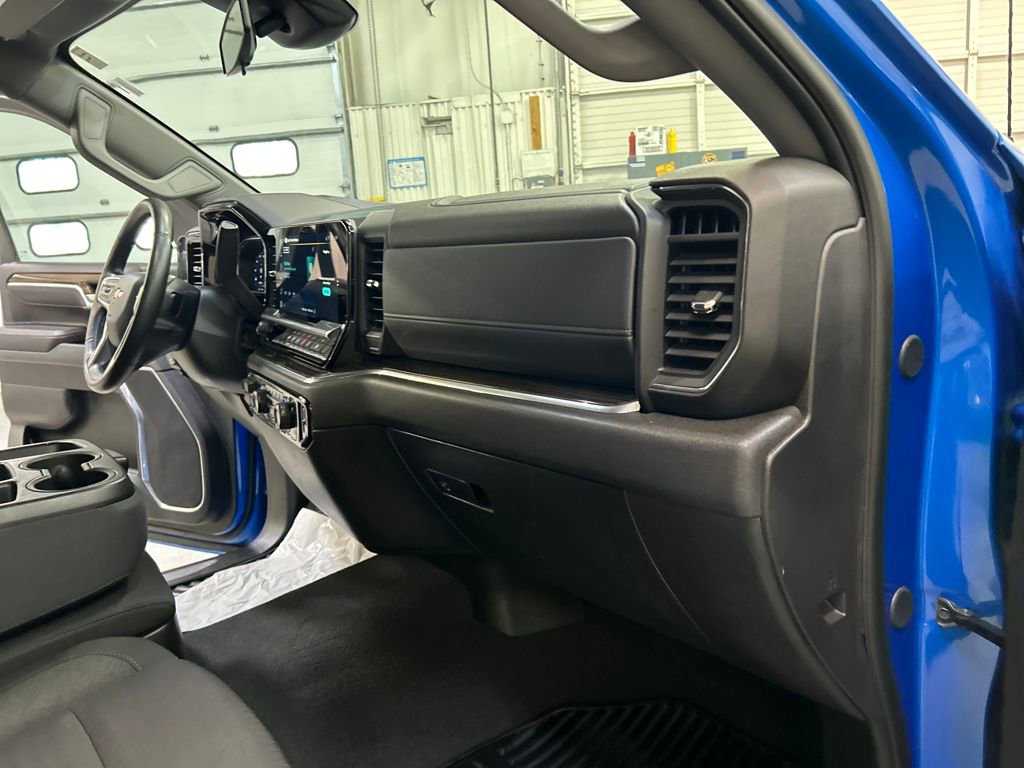 Used 2025 Chevrolet Silverado 1500 LT image 28