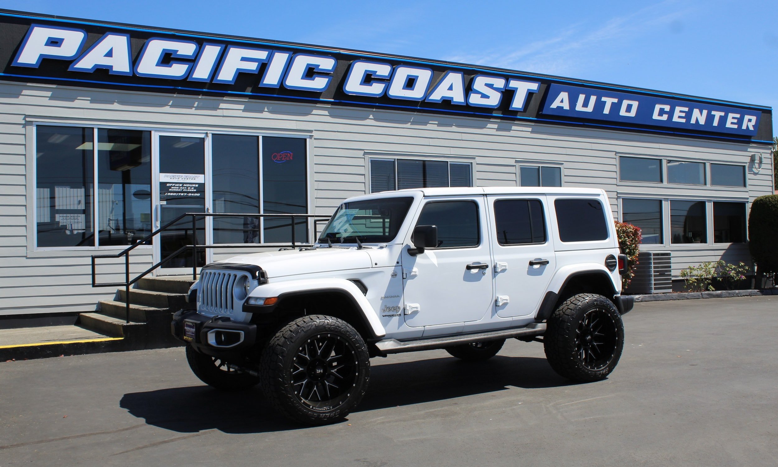 Used 2021 Jeep Wrangler Unlimited Sahara w/ Uconnect 4C Nav & Sound Group