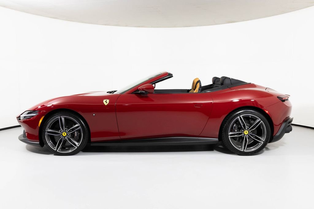 Used 2024 Ferrari Roma Spider image 3