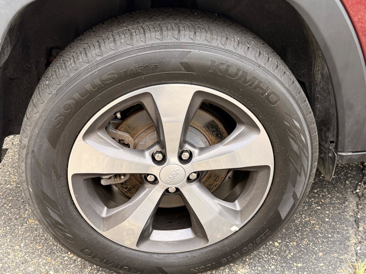 Used 2019 Jeep Cherokee Limited AWD/4WD image 13