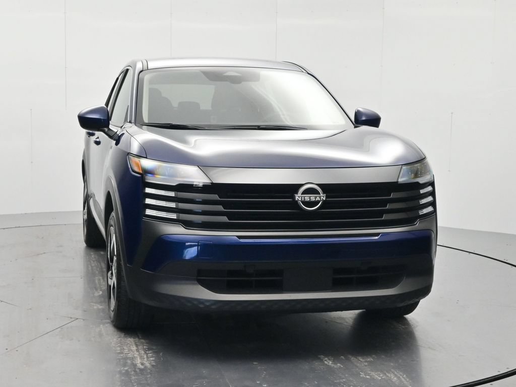 Used 2025 Nissan Kicks SV FWD image 2