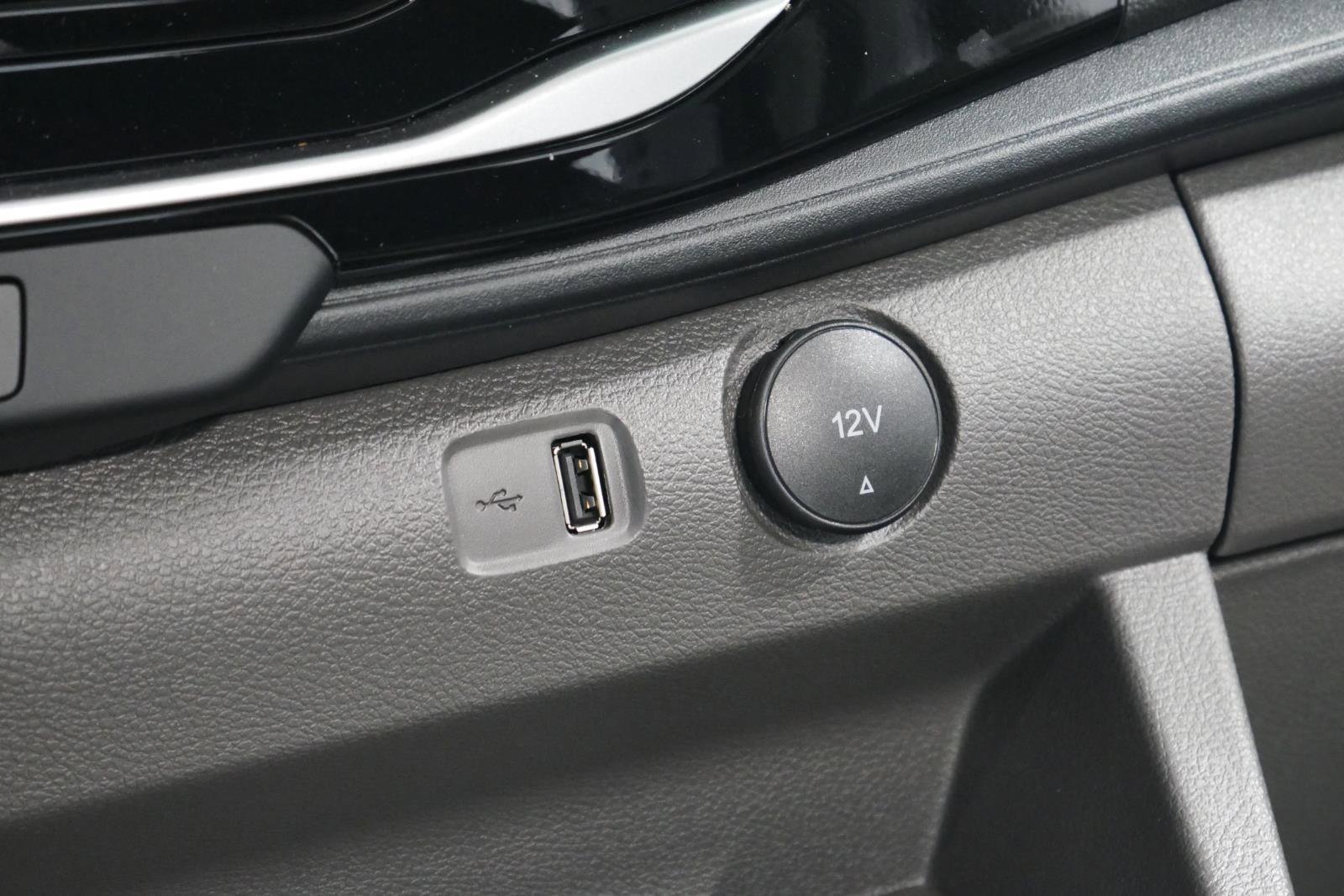 New 2024 Ford Transit 350 DRW w/ Interior Upgrade Package image 24