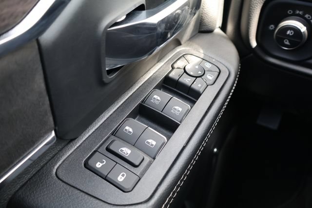 New 2026 RAM 3500 Laramie AWD/4WD image 18