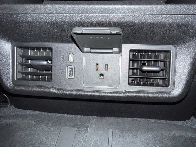 Used 2022 Chevrolet Silverado 1500 LT image 21