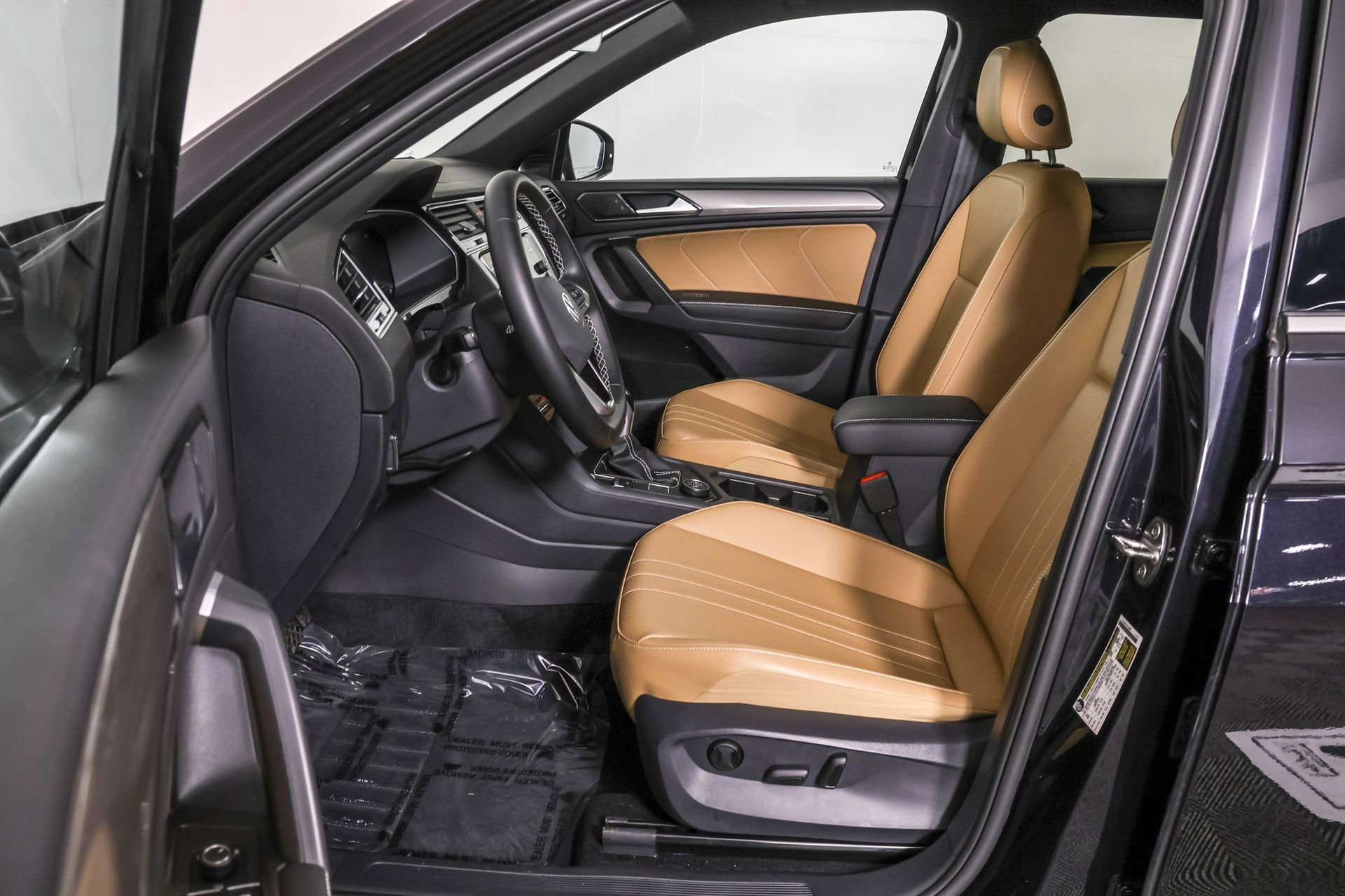 Used 2024 Volkswagen Tiguan SE image 6