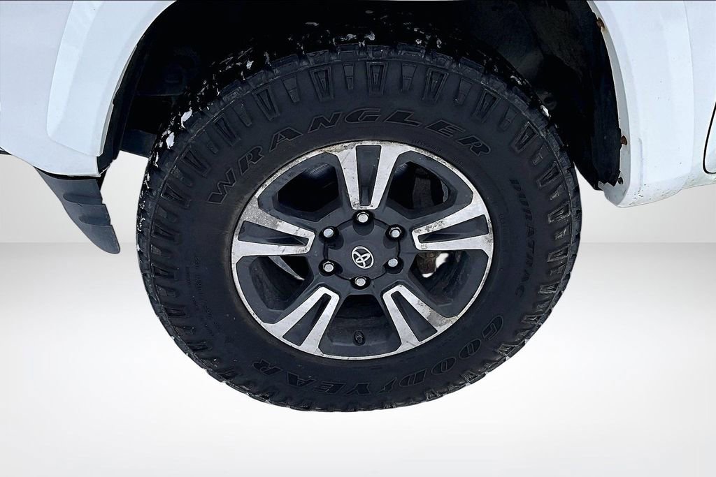 Used 2017 Toyota Tacoma SR5 image 35