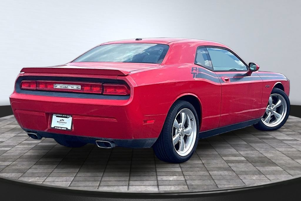 Used 2010 Dodge Challenger R/T RWD image 2