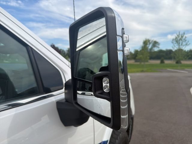 Used 2024 GMC Sierra 3500 SLT w/ SLT Convenience Package AWD/4WD image 8