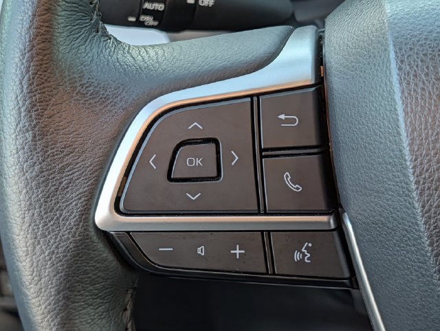 Certified 2025 Toyota Sienna XLE FWD image 22