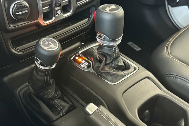 New 2026 Jeep Wrangler Unlimited Sahara AWD/4WD image 19