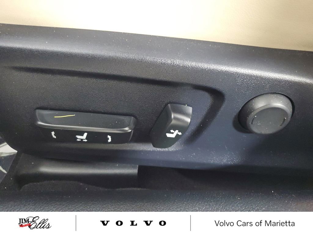 Used 2018 Lexus IS 300 w/ Accessory Package 2 image 21