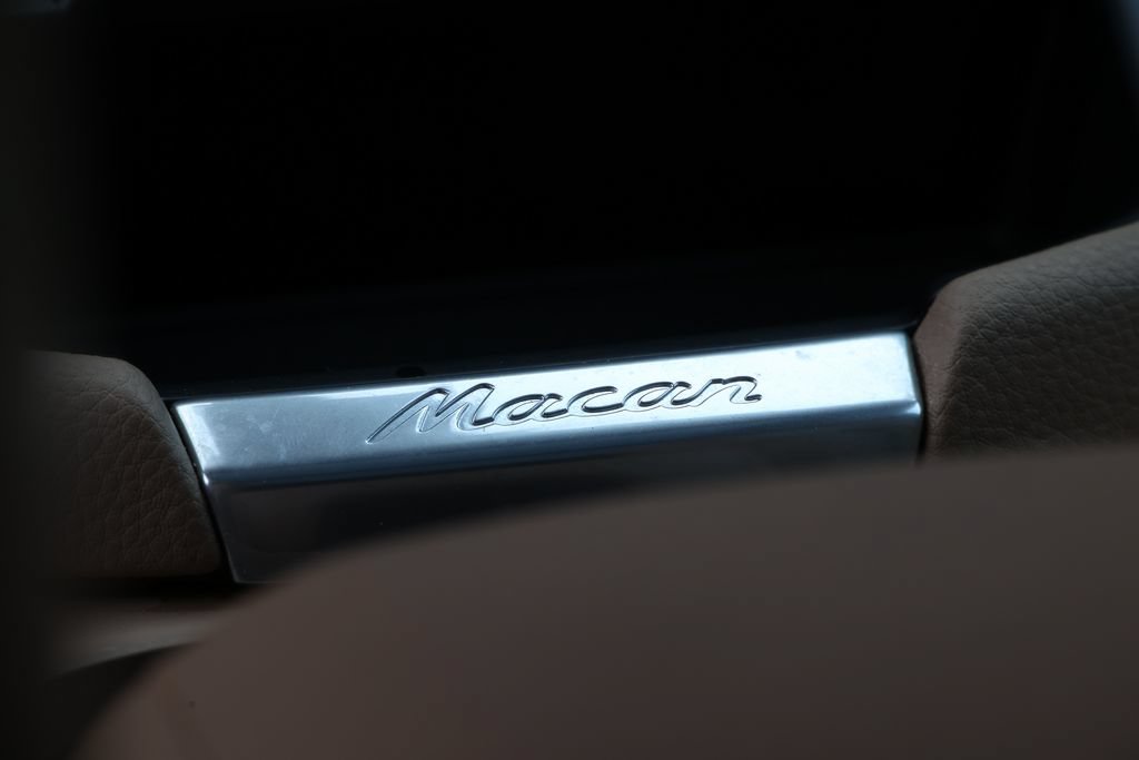 Certified 2026 Porsche Macan AWD/4WD image 48