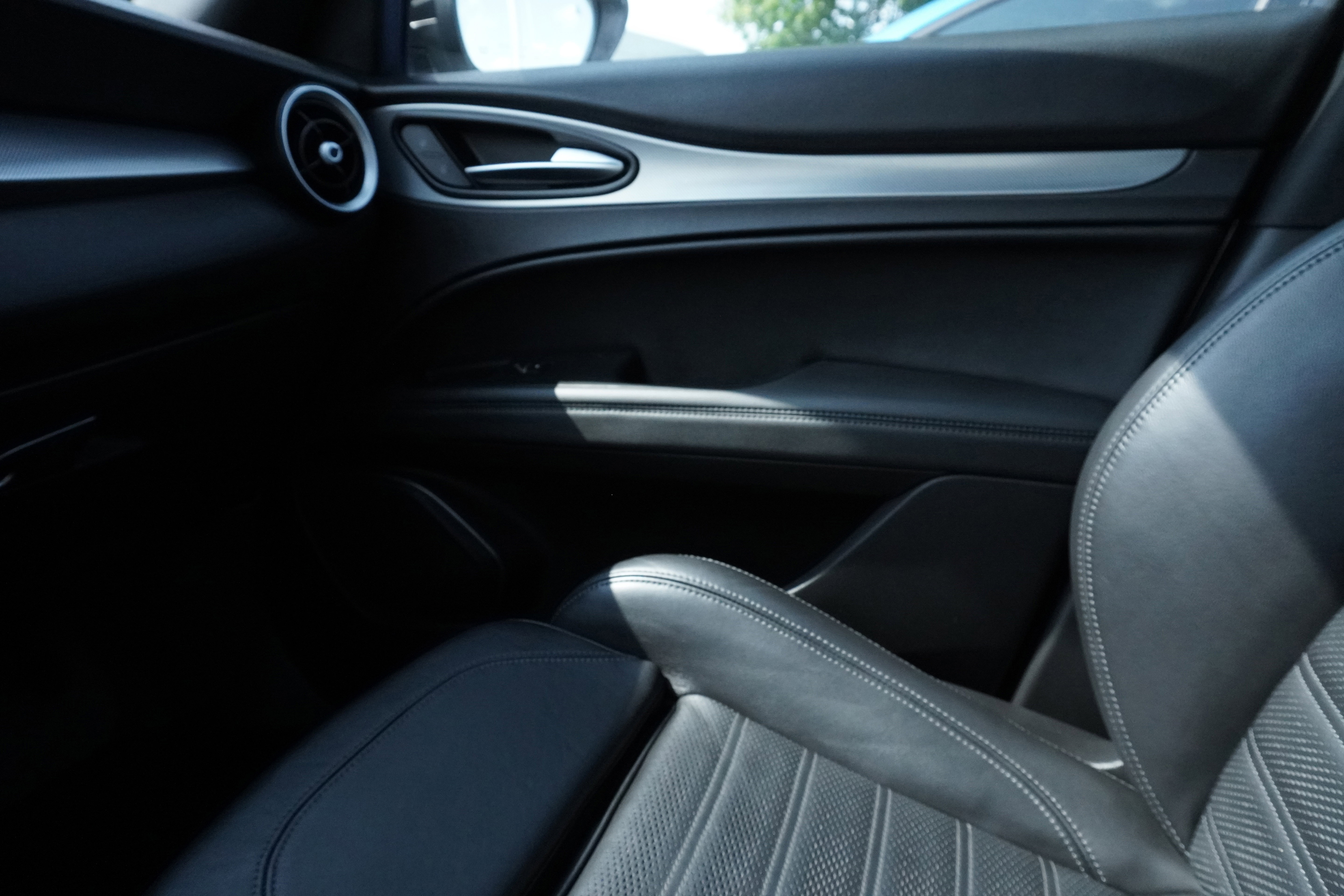 Used 2023 Alfa Romeo Stelvio Veloce image 26