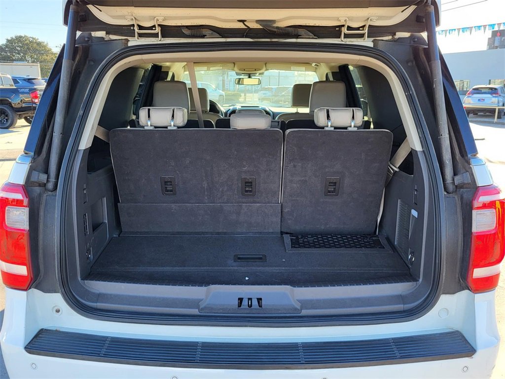 Used 2021 Ford Expedition XLT image 12